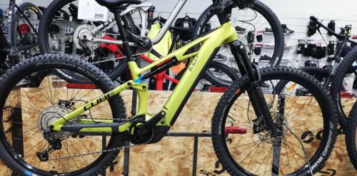 Cube Stereo hybrid 144 HPC race 800
